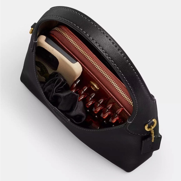 Coach Brooklyn Shoulder Bag 23 (BLACK) - Picture 5 of 10